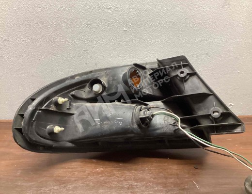 Фонарь задний правый Mazda 323F II (BA) 1994-1998  Mazda 323F 323F II (BA) 1994-1998