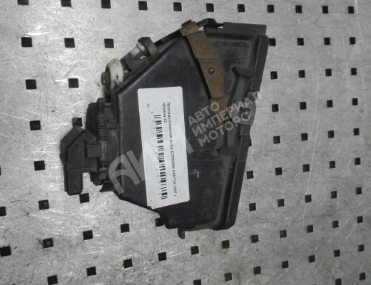 Фара противотуманная правая Citroen Xantia (X1) 1992-1998  Citroen Xantia Xantia (X1) 1992-1998