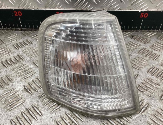 Поворотник правый Peugeot 405 1987-1996  Peugeot 405 405 1987-1996