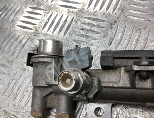 Форсунка Volkswagen Golf IV (1J) 1997-2004  Volkswagen Golf Golf IV (1J) 1997-2004