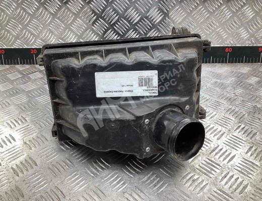 Корпус воздушного фильтра Nissan Serena (C23) 1991-2001  Nissan Serena Serena (C23) 1991-2001