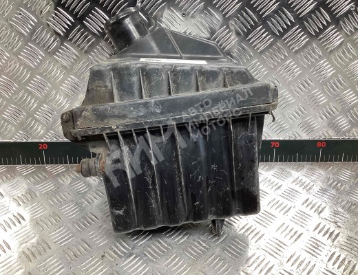 Корпус воздушного фильтра Nissan Serena (C23) 1991-2001  Nissan Serena Serena (C23) 1991-2001