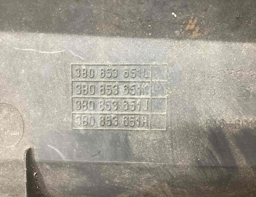 Решетка радиатора Volkswagen Passat B5+ (3B) 2000-2005 рестайлинг  Volkswagen Passat Passat B5+ (3B) 2000-2005 рестайлинг
