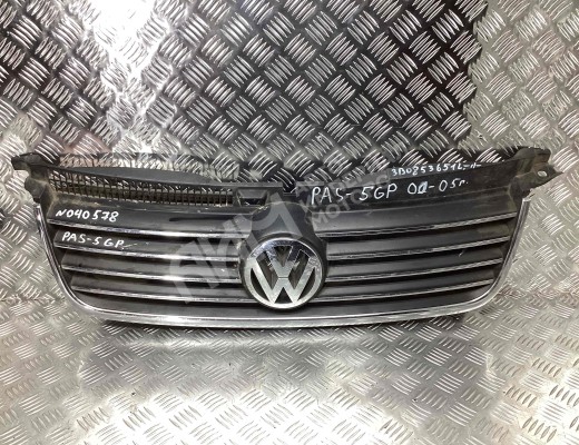 Решетка радиатора Volkswagen Passat B5+ (3B) 2000-2005 рестайлинг  Volkswagen Passat Passat B5+ (3B) 2000-2005 рестайлинг