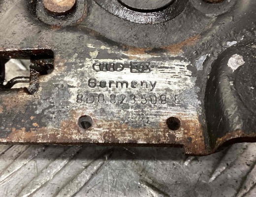 Замок капота Audi A6 C5 (4B) 1997-2001  Audi A6 A6 C5 (4B) 1997-2001