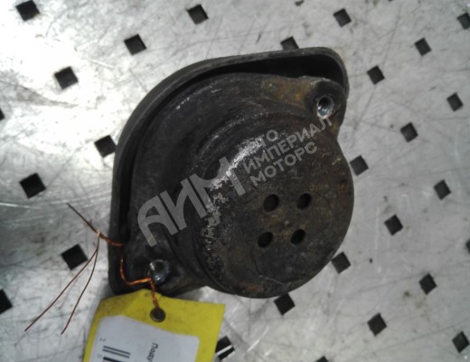 Подушка крепления КПП Audi A6 C5 (4B) 1997-2001  Audi A6 A6 C5 (4B) 1997-2001