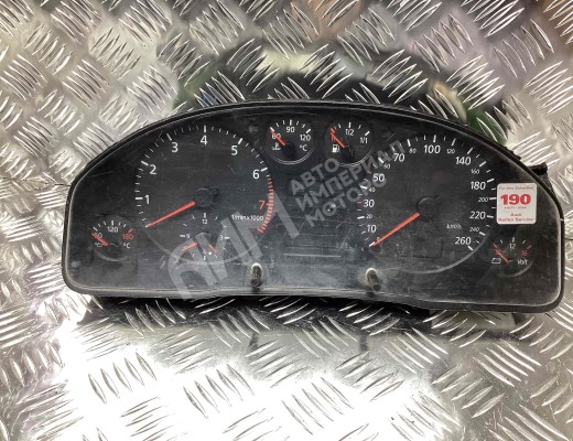 Щиток приборов (приборная панель) Audi A6 C5 (4B) 1997-2001  Audi A6 A6 C5 (4B) 1997-2001