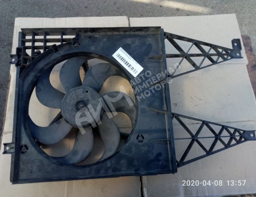 Вентилятор радиатора Volkswagen Golf IV (1J) 1997-2004  Volkswagen Golf Golf IV (1J) 1997-2004