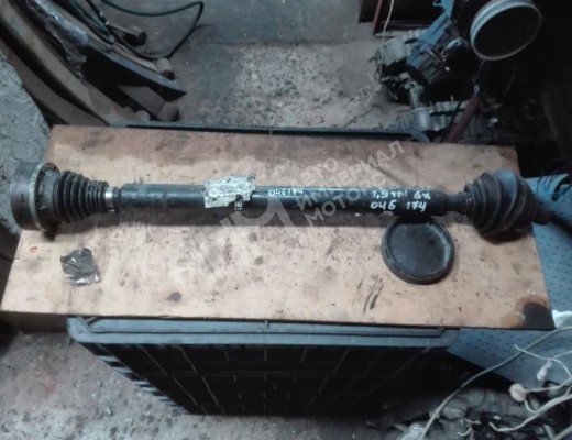 Полуось передняя правая (приводной вал, ШРУС) Volkswagen Touran I (1T) 2003-2006  Volkswagen Touran Touran I (1T) 2003-2006