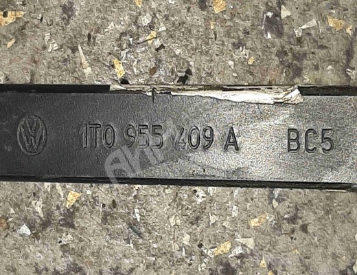 Щеткодержатель (поводок стеклоочистителя, дворник) Volkswagen Touran I (1T) 2003-2006  Volkswagen Touran Touran I (1T) 2003-2006
