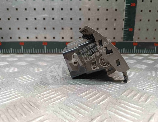 Кнопка аварийной сигнализации Volkswagen Touran I (1T) 2003-2006  Volkswagen Touran Touran I (1T) 2003-2006