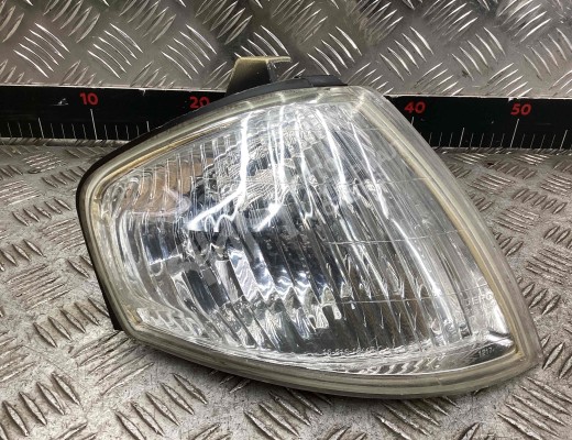 Поворотник правый  Mazda 323 VI (BJ) 1998-2003