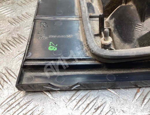 Фонарь крышки багажника правый Volkswagen Passat B3 1988-1993  Volkswagen Passat Passat B3 1988-1993