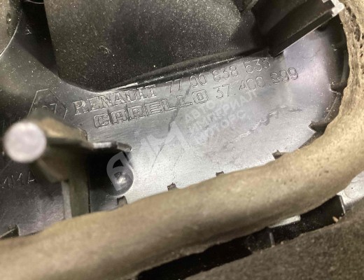 Фонарь крышки багажника правый Renault Megane I 1995-2002  Renault Megane Megane I 1995-2002