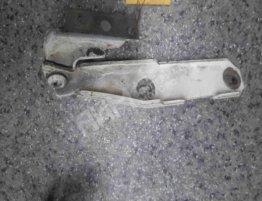 Петля капота правая  Audi A6 C5 (4B) 1997-2001