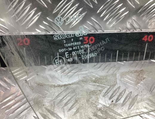 Стекло двери передней правой Volkswagen Golf II 1983-1992  Volkswagen Golf Golf II 1983-1992