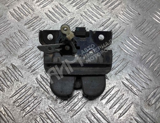 Замок багажника Audi A6 C5 (4B) 1997-2001  Audi A6 A6 C5 (4B) 1997-2001