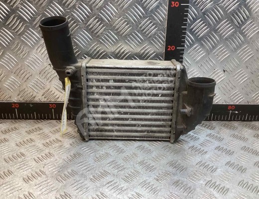 Интеркулер Volkswagen Passat B5+ (3B) 2000-2005 рестайлинг  Volkswagen Passat Passat B5+ (3B) 2000-2005 рестайлинг