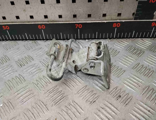 Петля двери передней правой Volkswagen Bora (1J) 1998-2005  Volkswagen Bora Bora (1J) 1998-2005