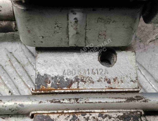 Петля двери передней правой Volkswagen Bora (1J) 1998-2005  Volkswagen Bora Bora (1J) 1998-2005