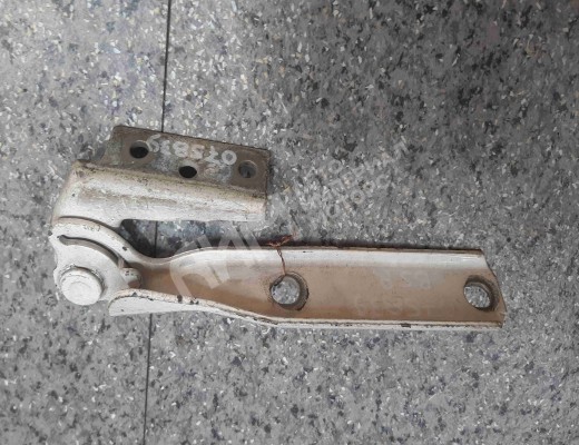 Петля капота правая Volkswagen Passat B5 (3B) 1996-2000  Volkswagen Passat Passat B5 (3B) 1996-2000