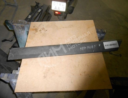 Молдинг двери задней левой Volkswagen Passat B3 1988-1993  Volkswagen Passat Passat B3 1988-1993