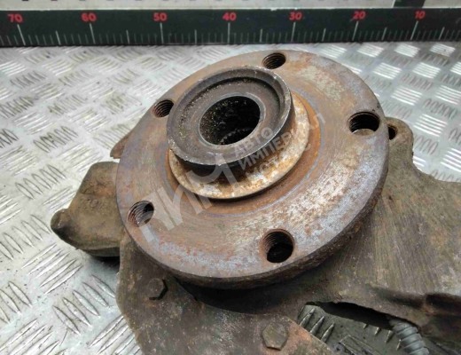Кулак поворотный правый Audi A4 B5 (8D) 1994-1999  Audi A4 A4 B5 (8D) 1994-1999