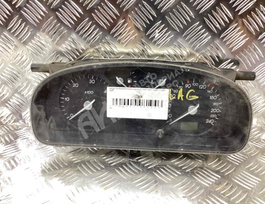 Щиток приборов (приборная панель) Renault Laguna II (X74) 2001-2005  Renault Laguna Laguna II (X74) 2001-2005