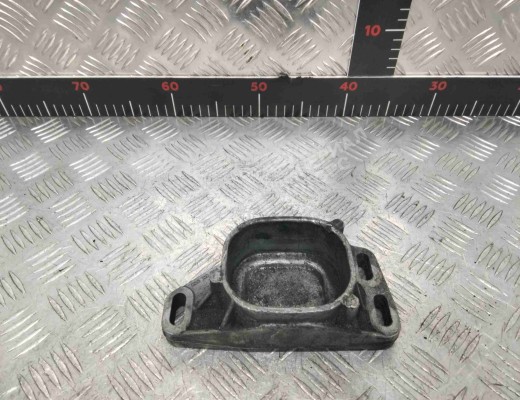 Кронштейн двигателя Volkswagen Passat B5 (3B) 1996-2000  Volkswagen Passat Passat B5 (3B) 1996-2000