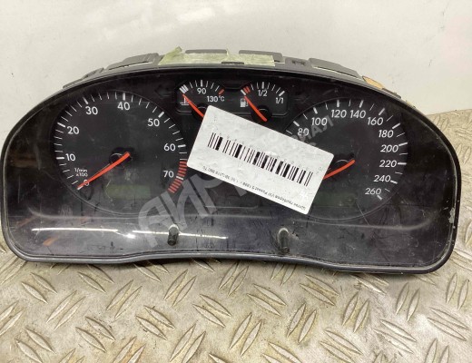 Щиток приборов (приборная панель) Volkswagen Passat B5 (3B) 1996-2000  Volkswagen Passat Passat B5 (3B) 1996-2000