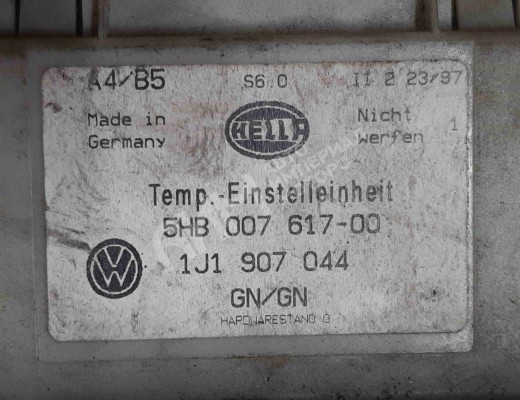 Блок управления печки/климат-контроля Volkswagen Golf IV (1J) 1997-2004  Volkswagen Golf Golf IV (1J) 1997-2004