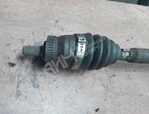 Полуось передняя левая (приводной вал, ШРУС) Volkswagen Passat B5 (3B) 1996-2000  Volkswagen Passat Passat B5 (3B) 1996-2000