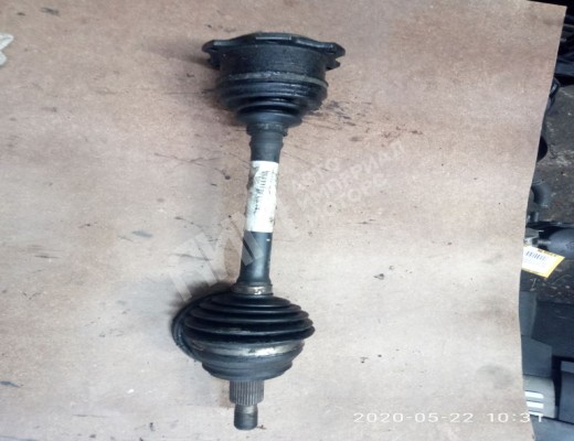 Полуось передняя левая (приводной вал, ШРУС)  Audi A3 I (8L) 1996-2000