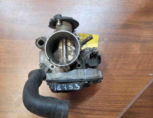 Заслонка дроссельная Volkswagen Passat B5 (3B) 1996-2000  Volkswagen Passat Passat B5 (3B) 1996-2000