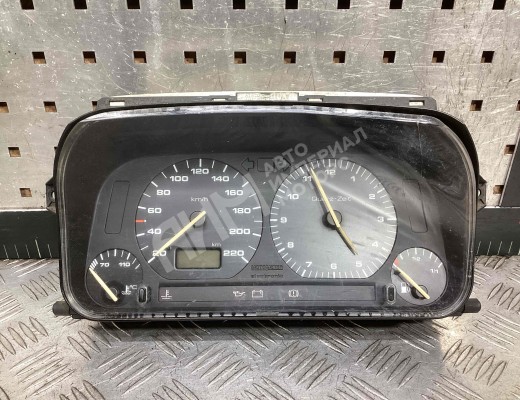 Щиток приборов (приборная панель) Volkswagen Golf III (1H) 1991-1997  Volkswagen Golf Golf III (1H) 1991-1997