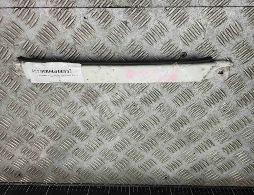 Ус под фару левый Audi 100 C4 (4A) 1990-1995  Audi 100 100 C4 (4A) 1990-1995