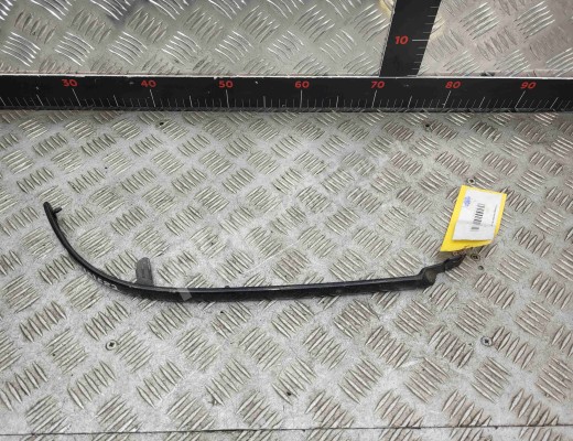 Ус под фару правый Audi 80 B4 (8C) 1991-1995  Audi 80 80 B4 (8C) 1991-1995