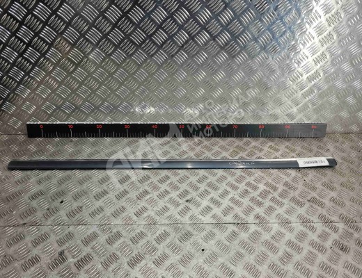 Молдинг двери передней правой Volkswagen Passat B5+ (3B) 2000-2005 рестайлинг  Volkswagen Passat Passat B5+ (3B) 2000-2005 рестайлинг