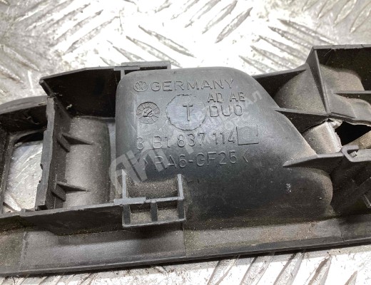 Ручка внутренняя передняя правая Volkswagen Passat B5+ (3B) 2000-2005 рестайлинг  Volkswagen Passat Passat B5+ (3B) 2000-2005 рестайлинг