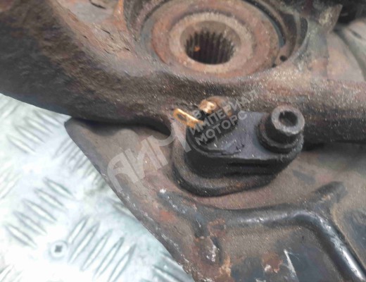 Ступица передняя левая Volkswagen Golf III (1H) 1991-1997  Volkswagen Golf Golf III (1H) 1991-1997