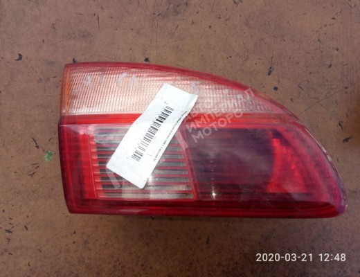 Фонарь крышки багажника левый  Toyota Avensis I (T220) 1997-2003