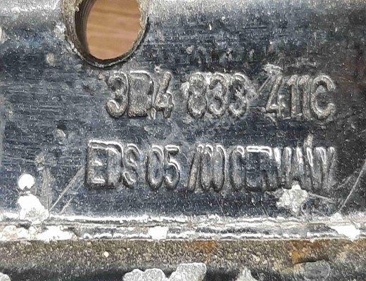 Петля двери задней левой Volkswagen Passat B5 (3B) 1996-2000  Volkswagen Passat Passat B5 (3B) 1996-2000