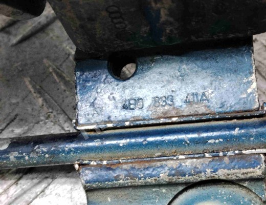 Петля двери задней левой Audi A6 C5 (4B) 1997-2001  Audi A6 A6 C5 (4B) 1997-2001
