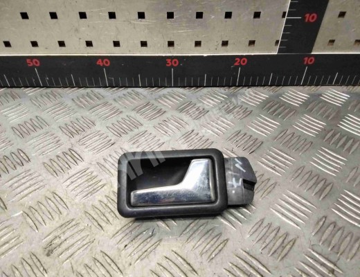 Ручка внутренняя задняя правая Audi 80 B3 (89) 1986-1991  Audi 80 80 B3 (89) 1986-1991