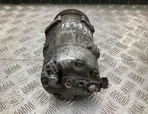 Компрессор кондиционера Volkswagen Golf IV (1J) 1997-2004  Volkswagen Golf Golf IV (1J) 1997-2004