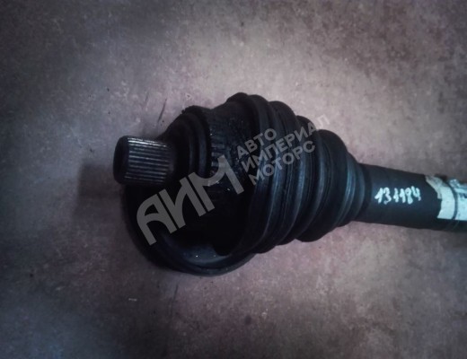Полуось передняя левая (приводной вал, ШРУС) Audi A6 C4 (4A) 1994-1997  Audi A6 A6 C4 (4A) 1994-1997