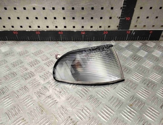 Поворотник правый Audi A4 B5 (8D) 1994-1999  Audi A4 A4 B5 (8D) 1994-1999