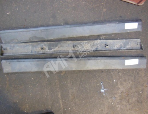 Молдинг двери передней правой Volkswagen Passat B3 1988-1993  Volkswagen Passat Passat B3 1988-1993