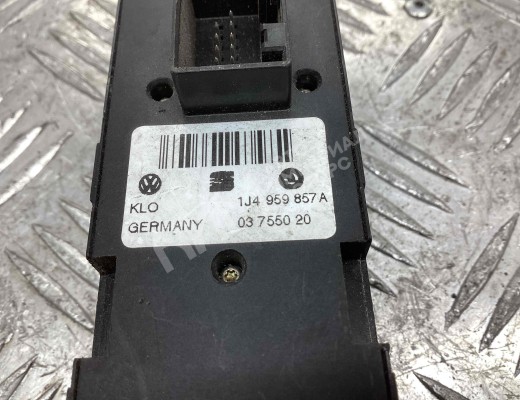 Блок управления стеклоподъемниками Volkswagen Golf IV (1J) 1997-2004  Volkswagen Golf Golf IV (1J) 1997-2004