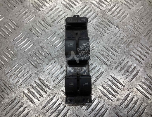 Блок управления стеклоподъемниками Volkswagen Golf IV (1J) 1997-2004  Volkswagen Golf Golf IV (1J) 1997-2004